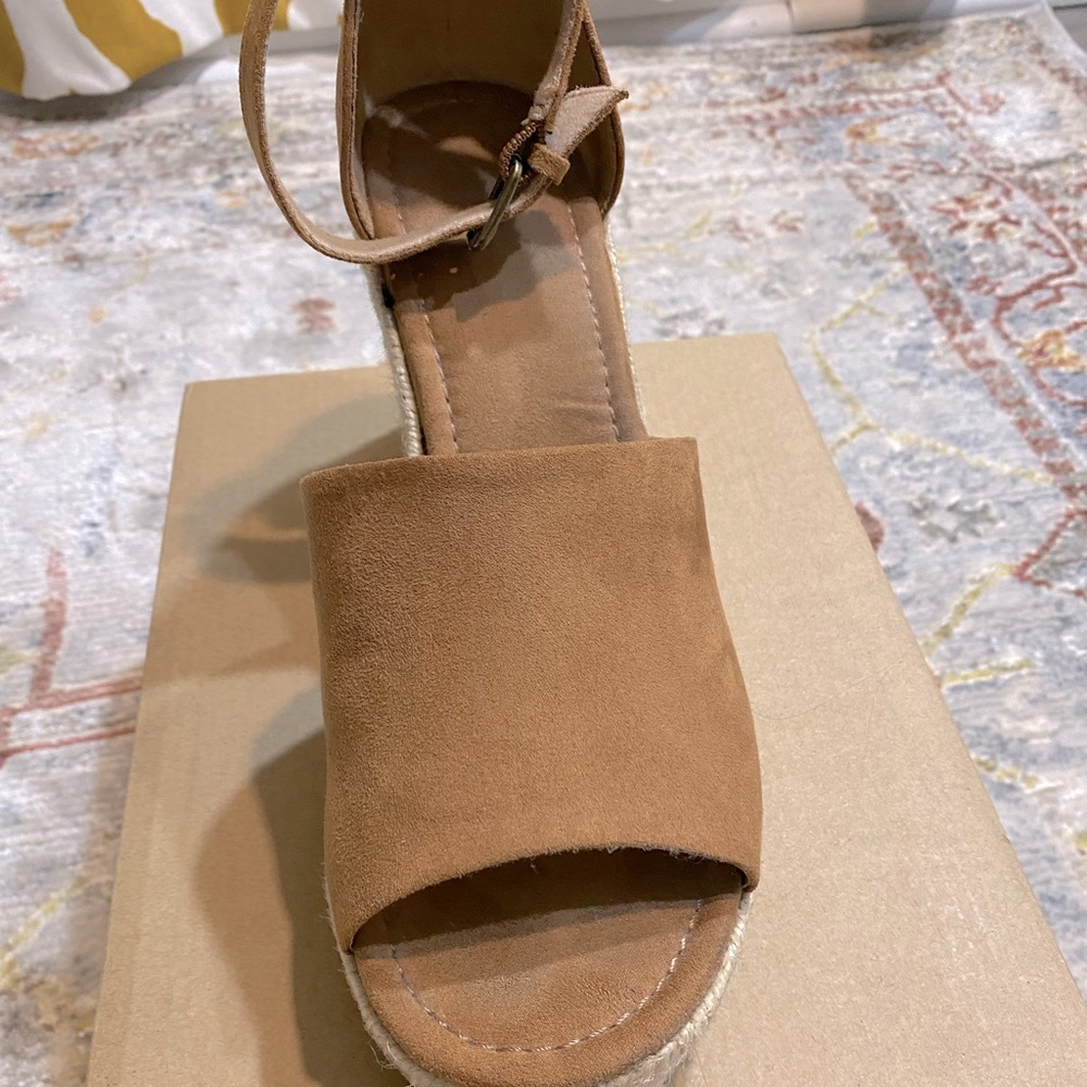 Universal thread emery espadrilles